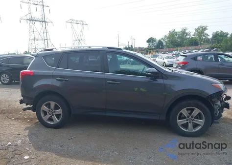 2015 Toyota Rav4 Xle z USA, uszkodzony, nr VIN 2T3RFREV0FW370920